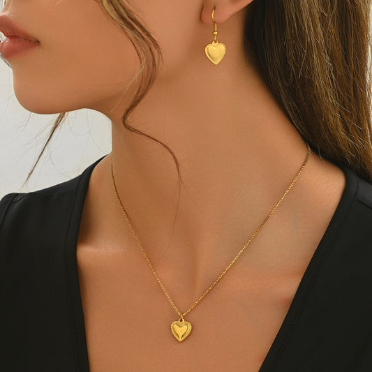 Ensemble Collier et Boucles d’Oreilles Cœur Bombé en Acier Inoxydable Doré 18K – Étanche & Hypoallergénique