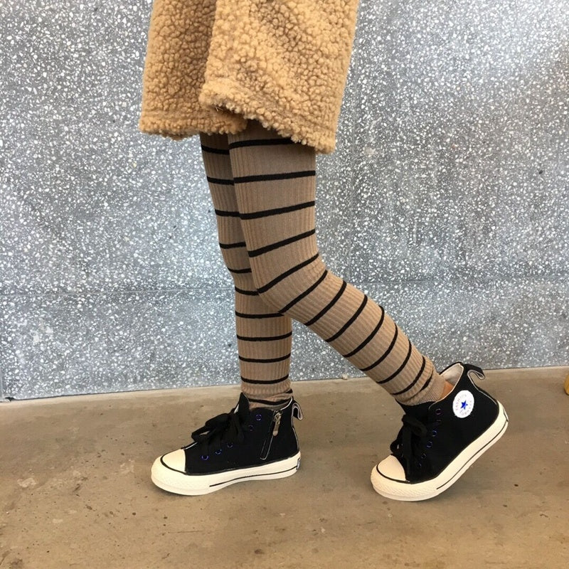 Legging Bébé Tricoté à Rayures – Extensible, Doux et Polyvalent pour Enfants