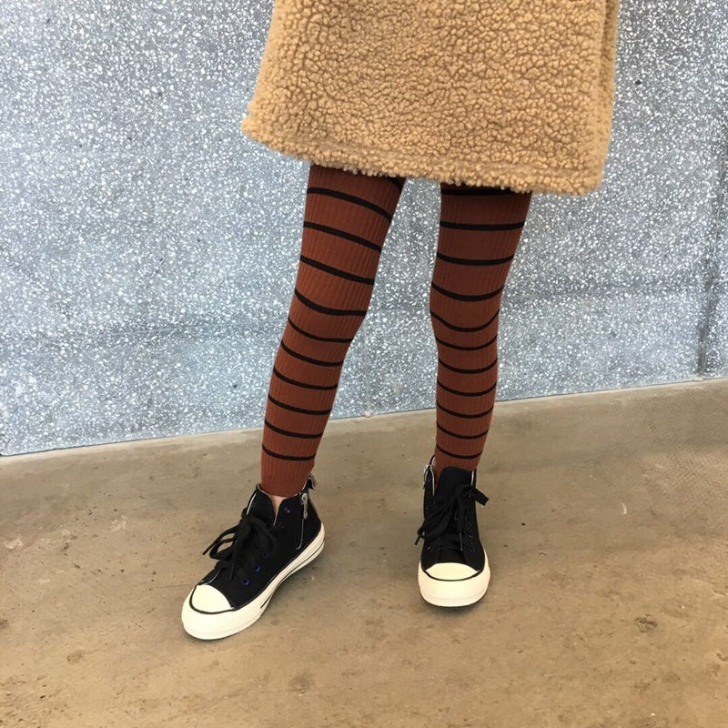 Legging Bébé Tricoté à Rayures – Extensible, Doux et Polyvalent pour Enfants