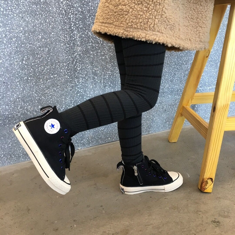 Legging Bébé Tricoté à Rayures – Extensible, Doux et Polyvalent pour Enfants