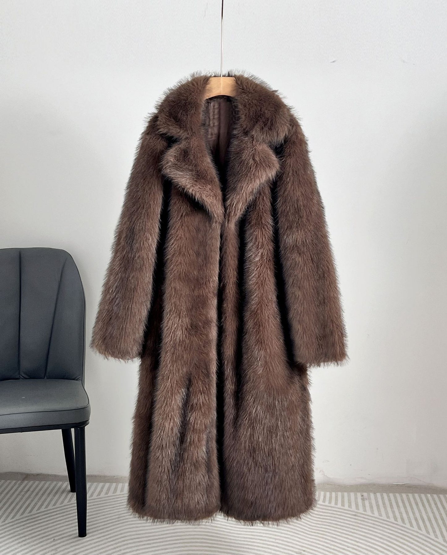Manteau long en fausse fourrure – Automne & hiver, style élégant et chaud