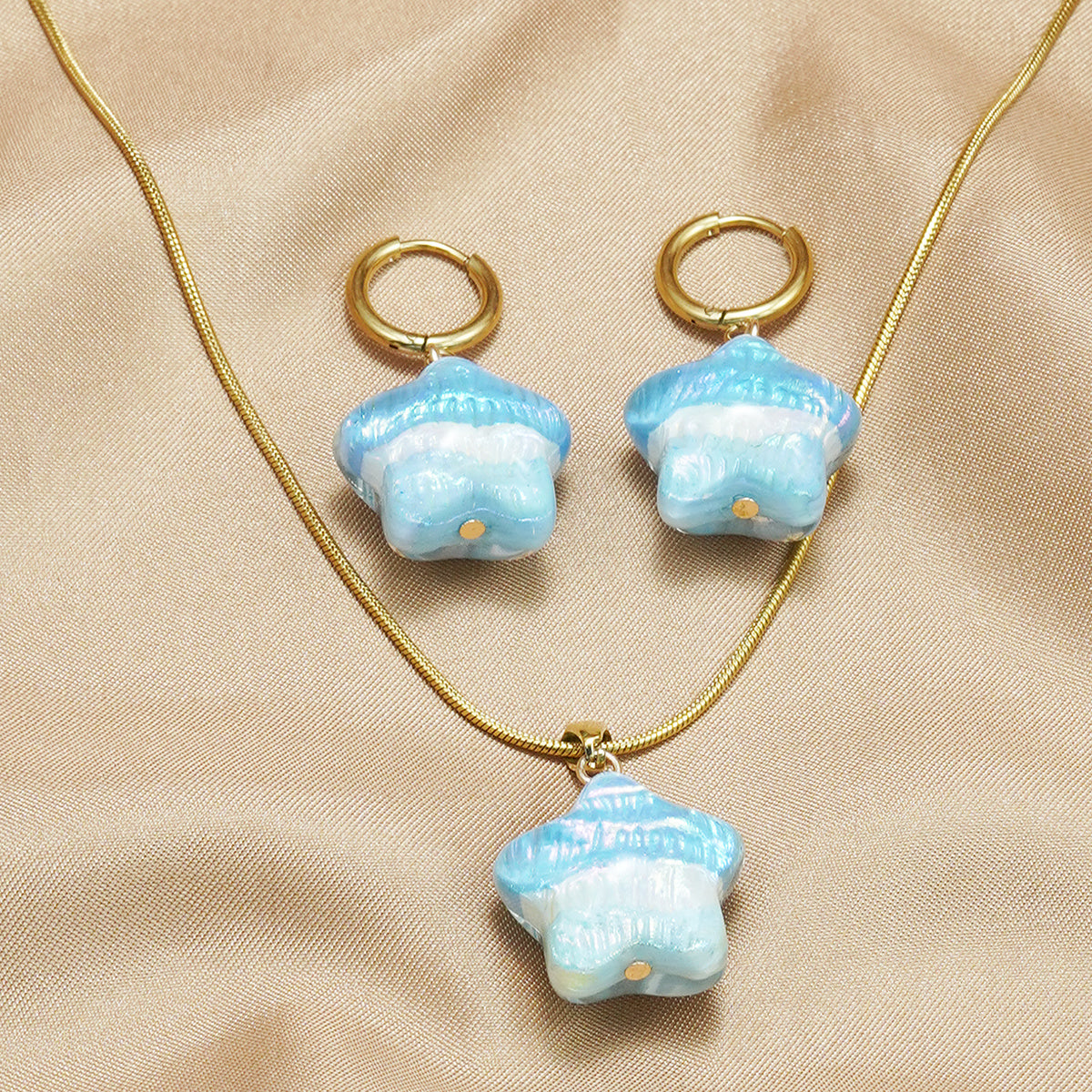 Ensemble Collier et Boucles d’Oreilles Étoile en Acier Inoxydable Doré 18K – Bleu Nacré, Étanche & Hypoallergénique