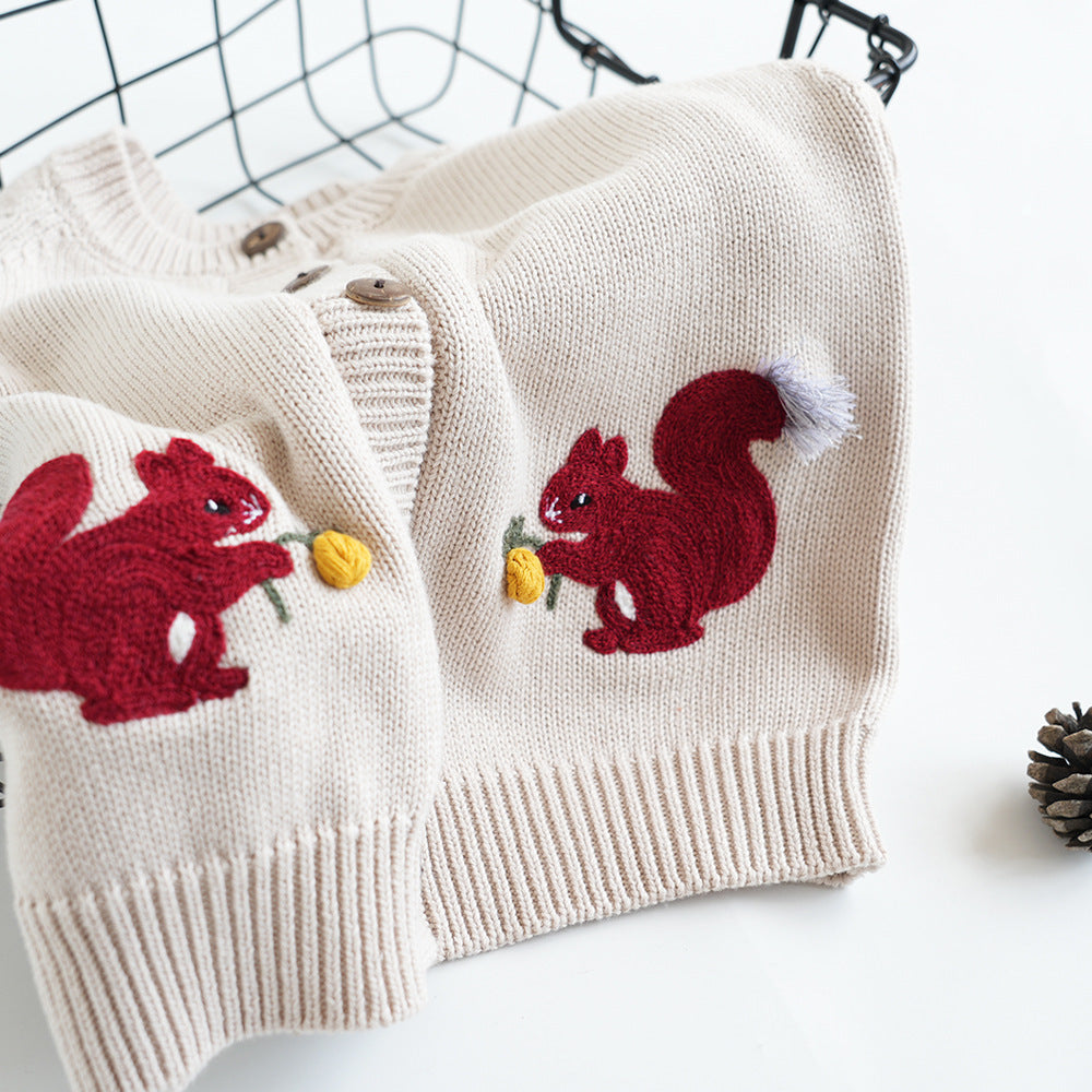 Pull tricoté pour enfants – Écureuil brodé en fil de coton