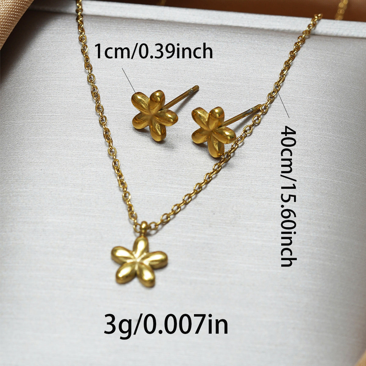Ensemble Collier et Boucles d’Oreilles Fleur en Acier Inoxydable Doré 18K – Bijou Mignon & Élégant, Étanche