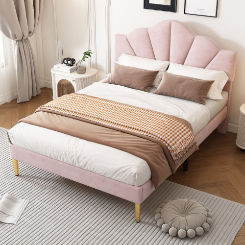 Lit double en velours capitonné – 135 × 190 cm (4ft6), design coquillage avec pieds dorés