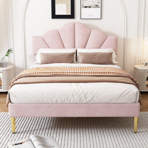 Lit double en velours capitonné – 135 × 190 cm (4ft6), design coquillage avec pieds dorés