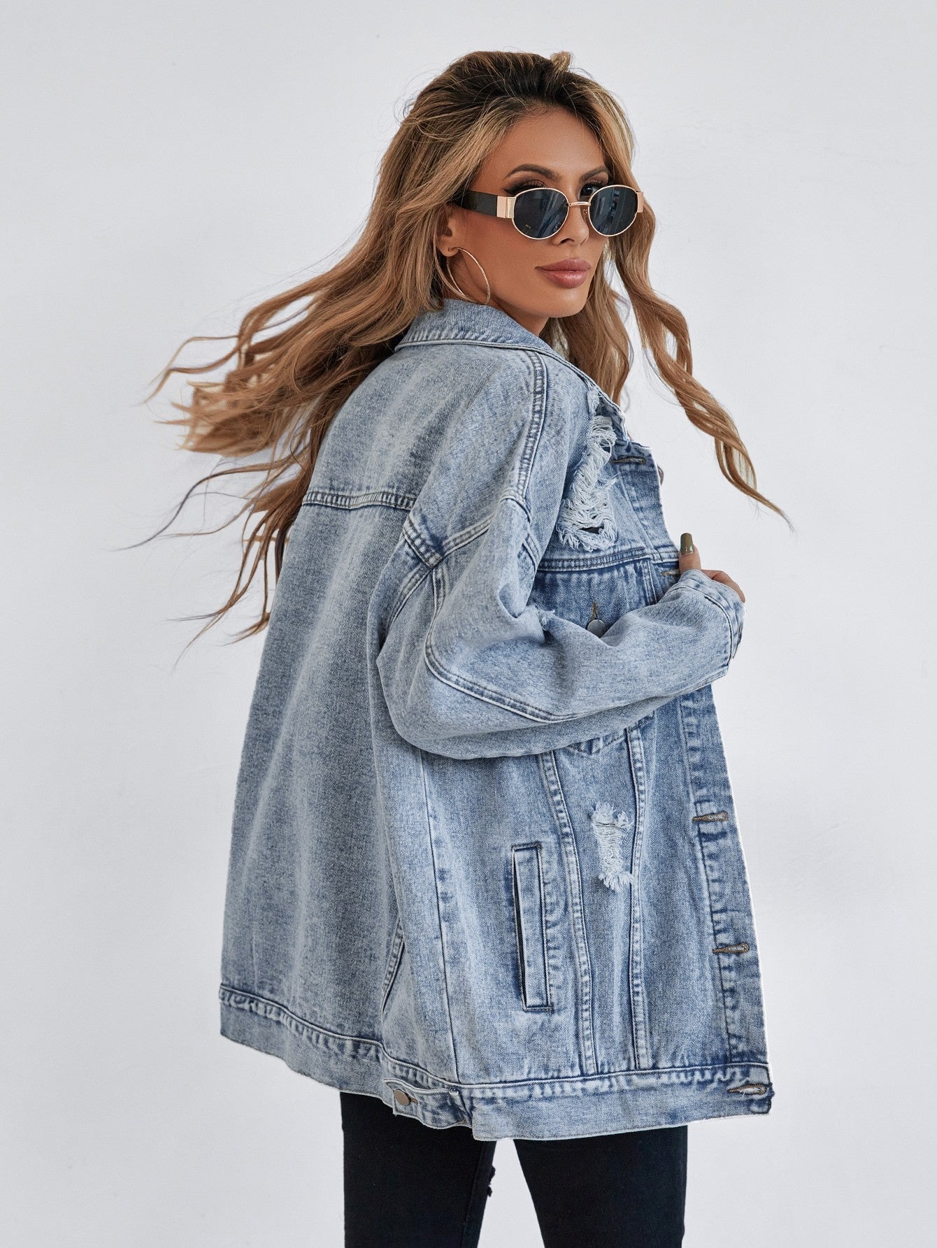 Veste en Jean Bleue Décontractée avec Poches à Rabat & Épaules Tombantes – Fermeture à Boutons