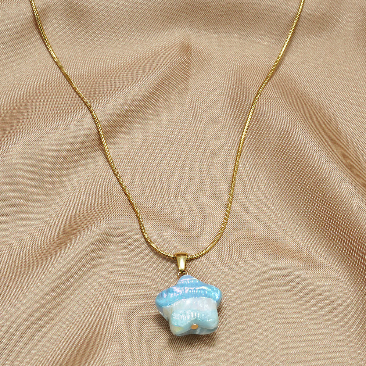 Ensemble Collier et Boucles d’Oreilles Étoile en Acier Inoxydable Doré 18K – Bleu Nacré, Étanche & Hypoallergénique