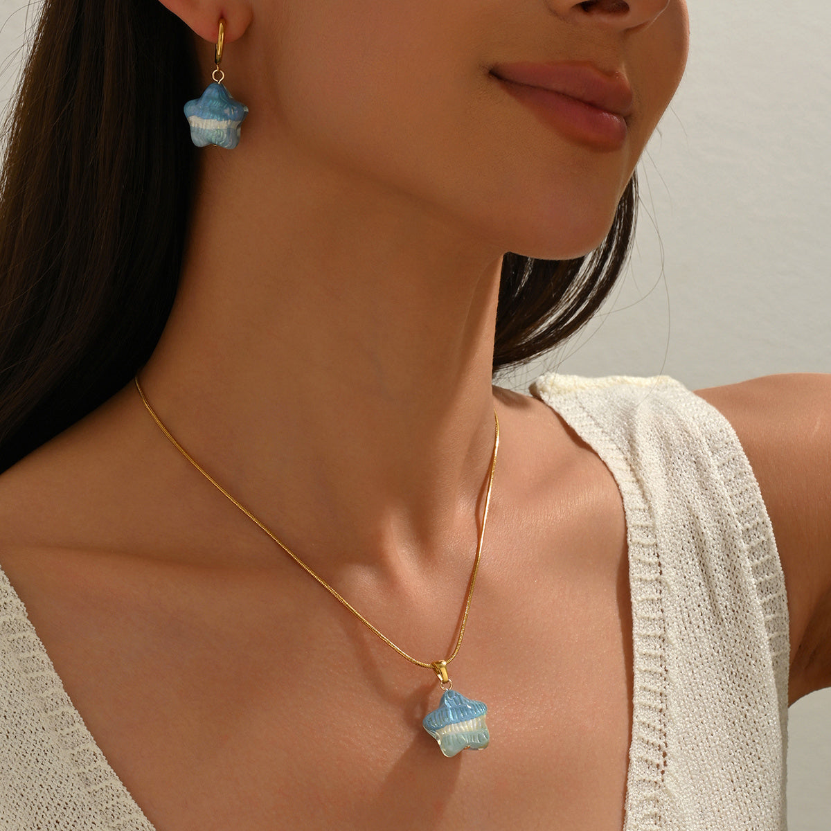 Ensemble Collier et Boucles d’Oreilles Étoile en Acier Inoxydable Doré 18K – Bleu Nacré, Étanche & Hypoallergénique
