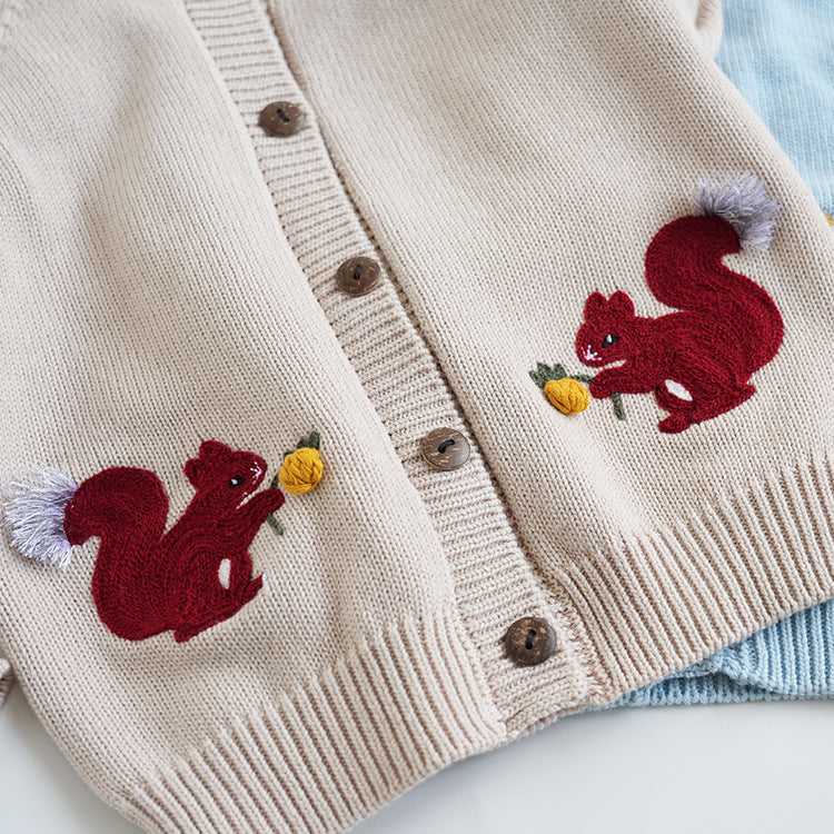 Pull tricoté pour enfants – Écureuil brodé en fil de coton