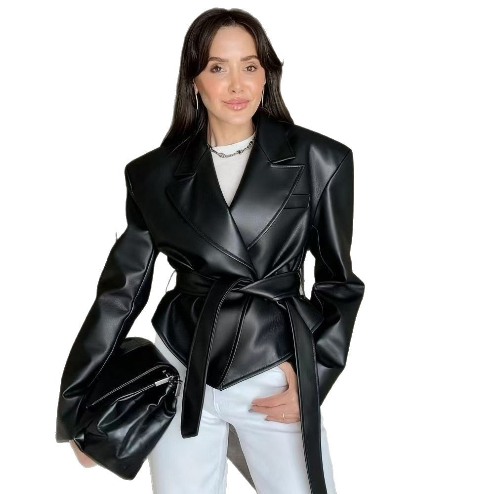 Blouson cuir femme – Style biker avec détails à lanières, look cool
