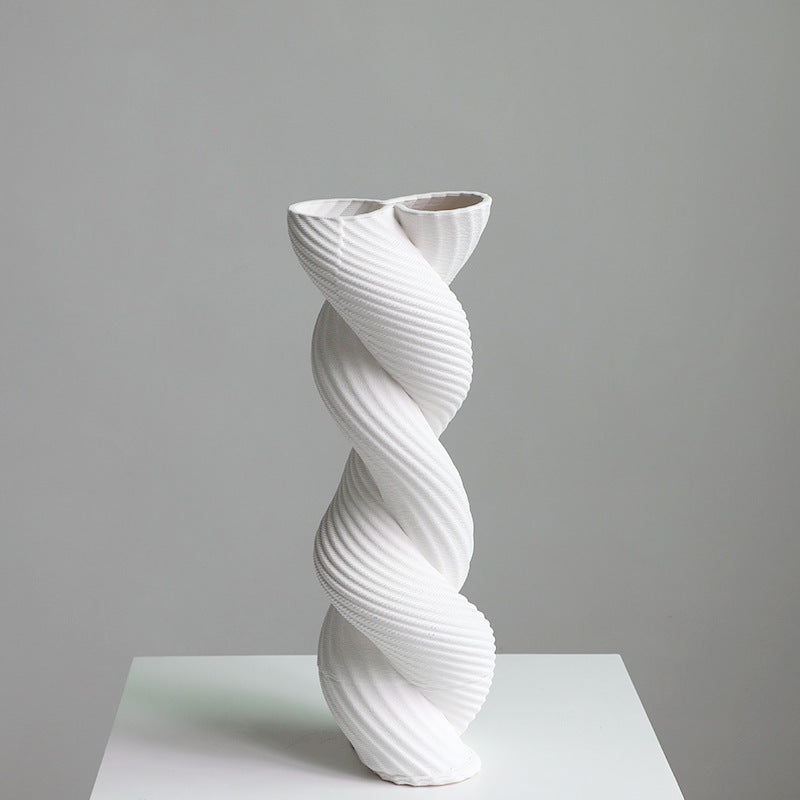 Vase en céramique – idées déco pour salon et salle d’exposition